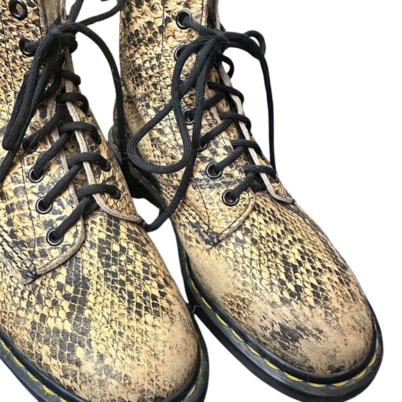 Dr. Martens Reptile Print Leather Boots - Vintage 1990's Docs - Ladies size 9 US - Picture 2 of 8
